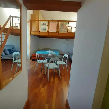 Appartement Second Floor No Elevator Bari