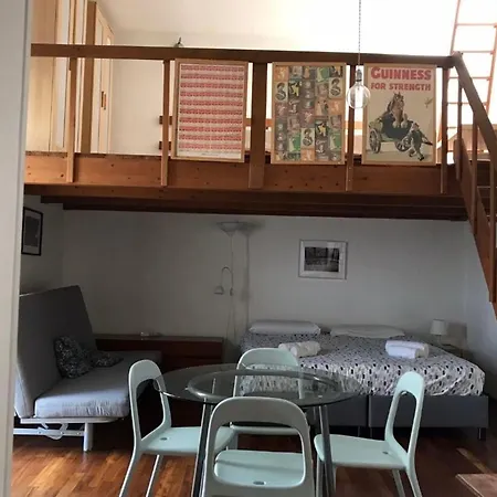 Апартаменты Second Floor No Elevator Бари